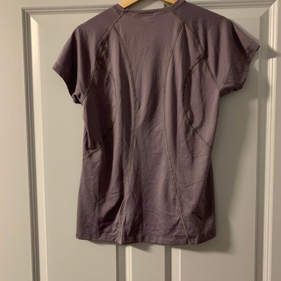 The North Face Women's Training T-Shirt in Gray, Size L - Picture 5 of 7
